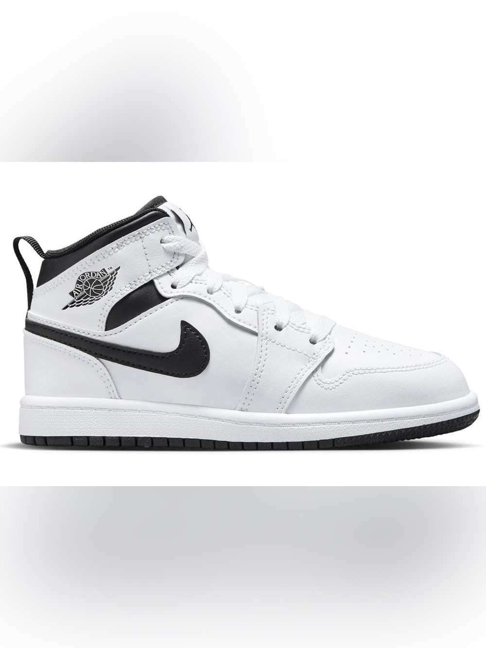 Nike Jordan Black White Youth 4
Basketball